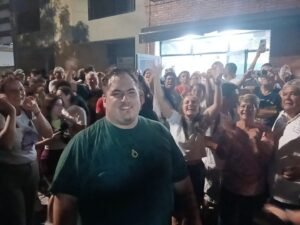 EL PJ DE SAN MIGUEL TIENE NUEVO PRESIDENTE: Santiago Fidanza ganó desafiando las estructuras junto a Javier Perez y Bernarda Meglia.