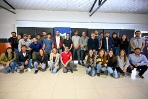 LEO NARDINI CON JOVENES PROFESIONALES: Jornada sobre liderazgo político