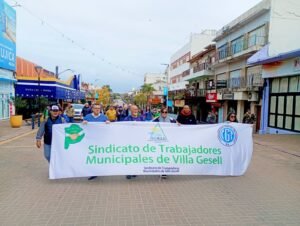 LA PROTESTA DE LOS MUNICIPALES DE GESELL CON LA FSTMPBA A LA CABEZA