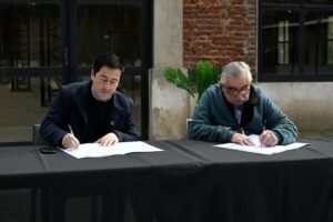 MALVINAS FIRMO CONVENIO CON EL CENTRO DE ENOLOGOS QUE BENEFICIA A EGRESADOS DEL CURSO DE SOMELIER DEL CENTRO DE ESTUDIOS MUNICIPALES