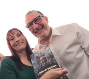 “HISTORIA DE UN MILITANTE”: LUIS VIVONA presentó su libro autobiográfico desde y con la militancia