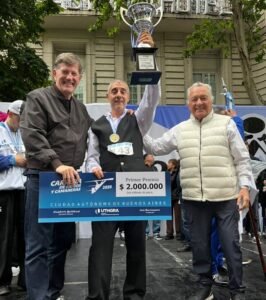 CARRERA DE MOZOS Y CAMARERAS: UTHGRA San Martín volvió a ganar la copa
